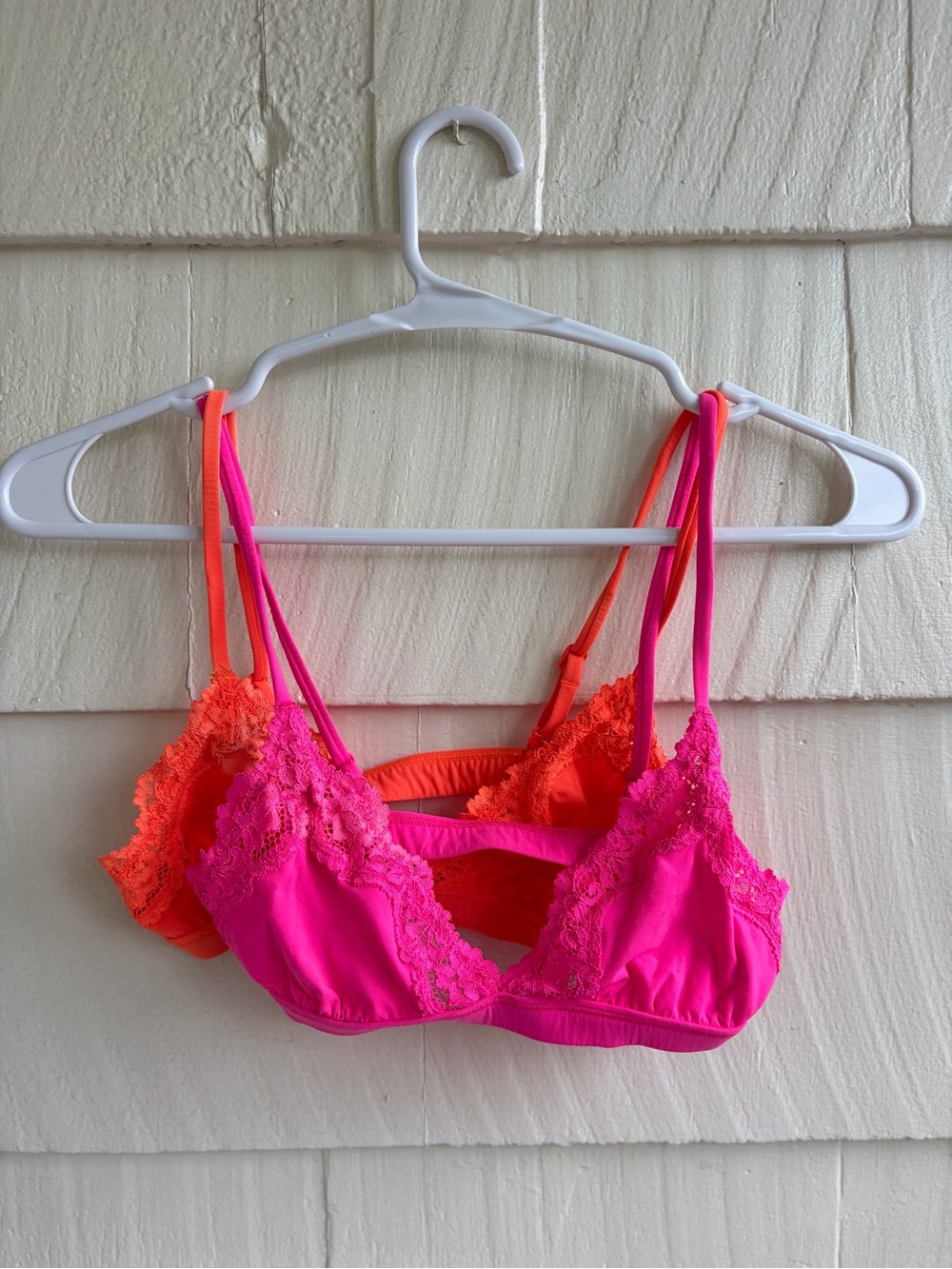 2 SKIMS Fits Everybody Lace Scoop Bralette